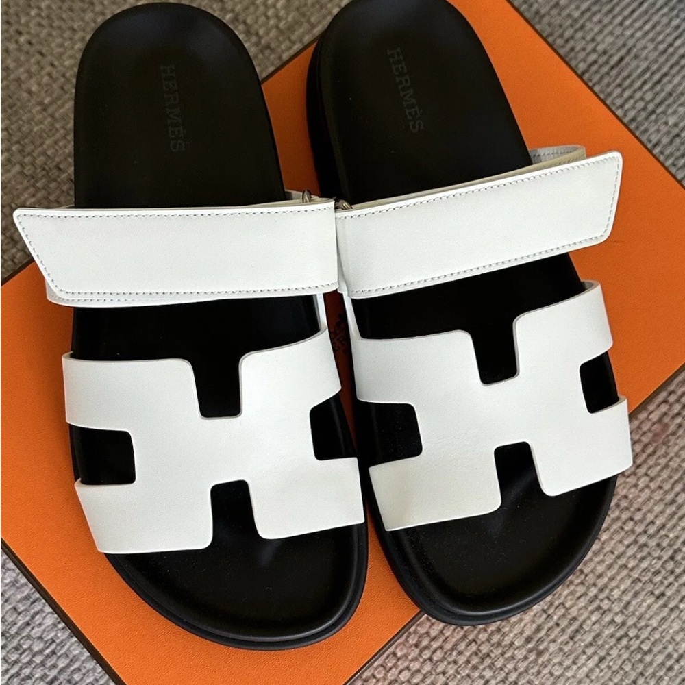 NIB HERMÈS White Calfskin Women’s Chypre Sandals w/ Receipt